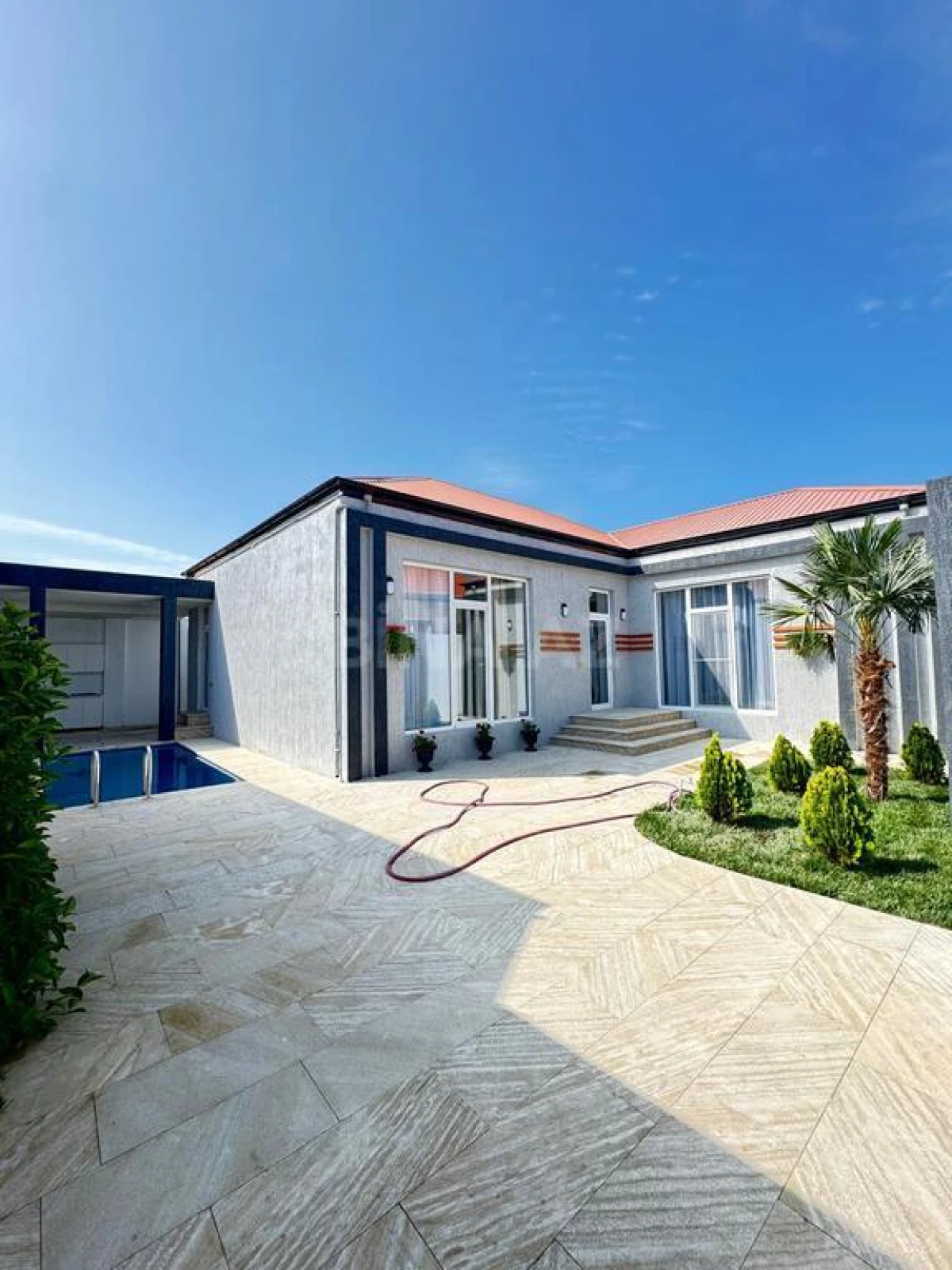 Satılır 4 otaqlı həyət evi 140 m²