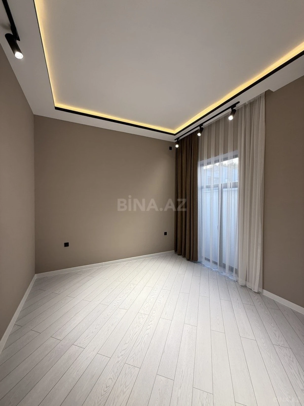 Satılır 4 otaqlı həyət evi 170 m²