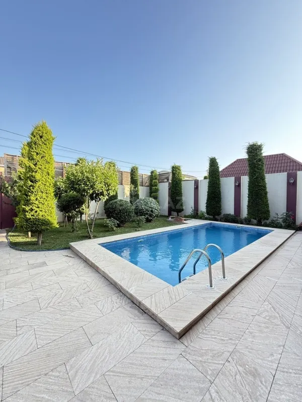 Satılır 4 otaqlı həyət evi 180 m²