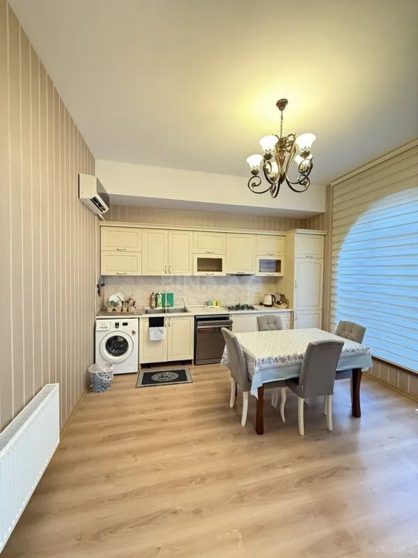 Satılır 4 otaqlı həyət evi 180 m²