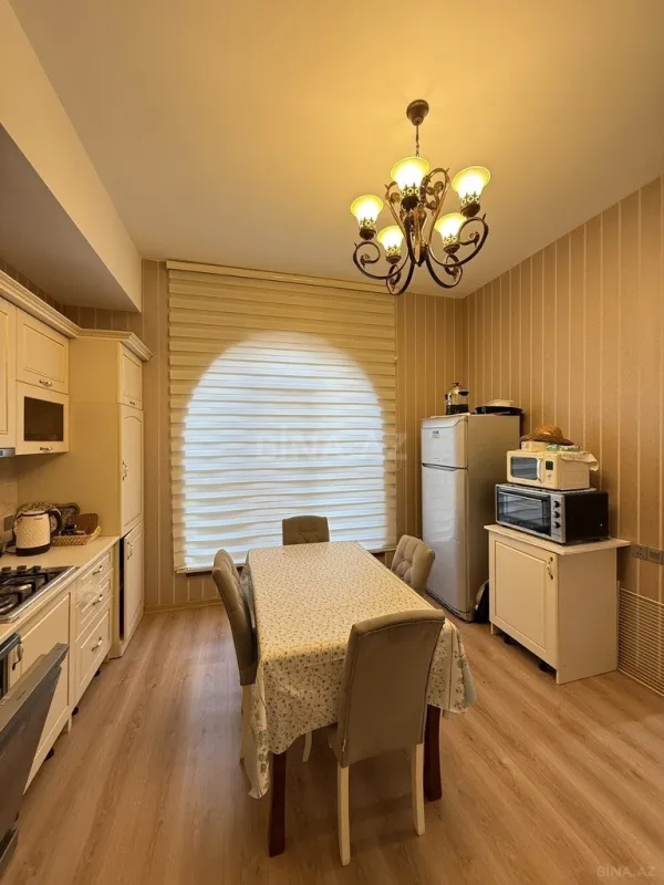 Satılır 4 otaqlı həyət evi 180 m²