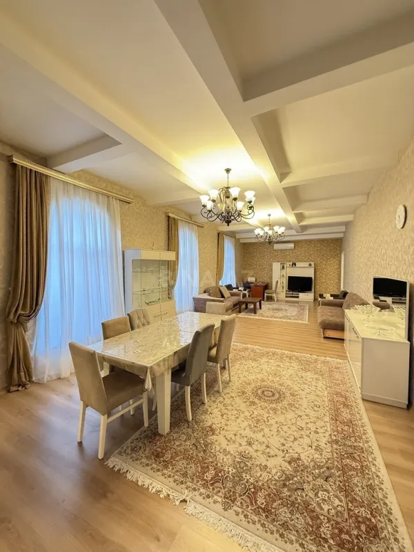 Satılır 4 otaqlı həyət evi 180 m²