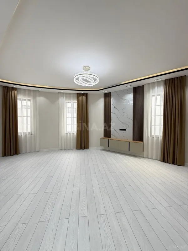 Satılır 5 otaqlı həyət evi 220 m²