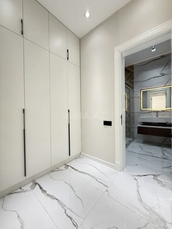 Satılır 5 otaqlı həyət evi 220 m²