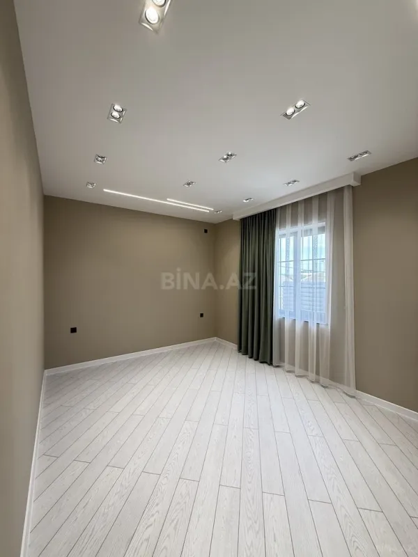 Satılır 5 otaqlı həyət evi 220 m²
