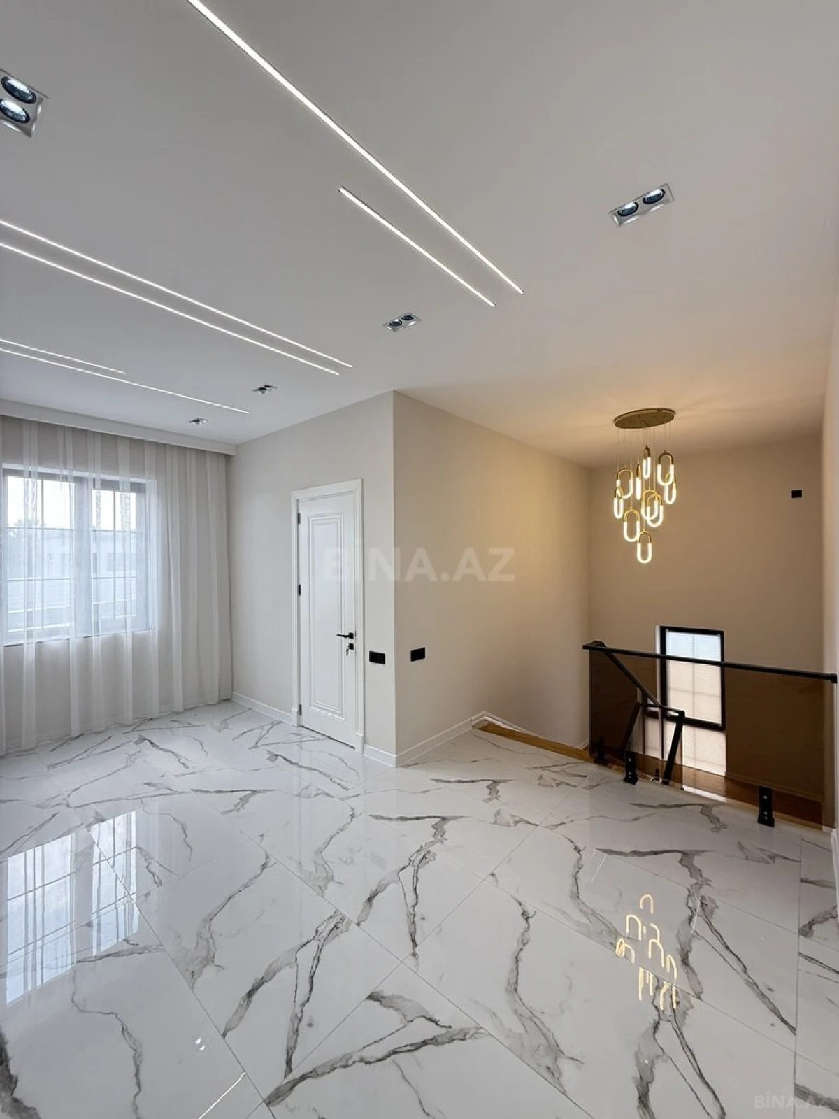 Satılır 5 otaqlı həyət evi 220 m²