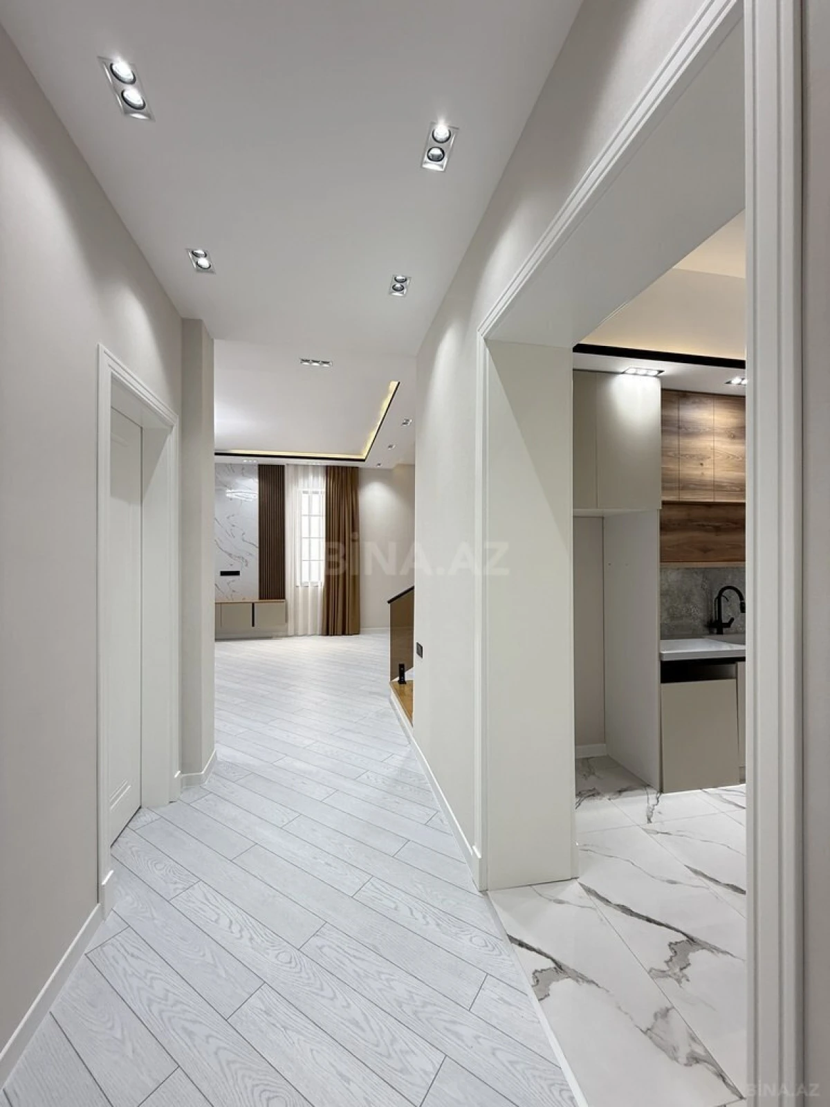 Satılır 5 otaqlı həyət evi 220 m²