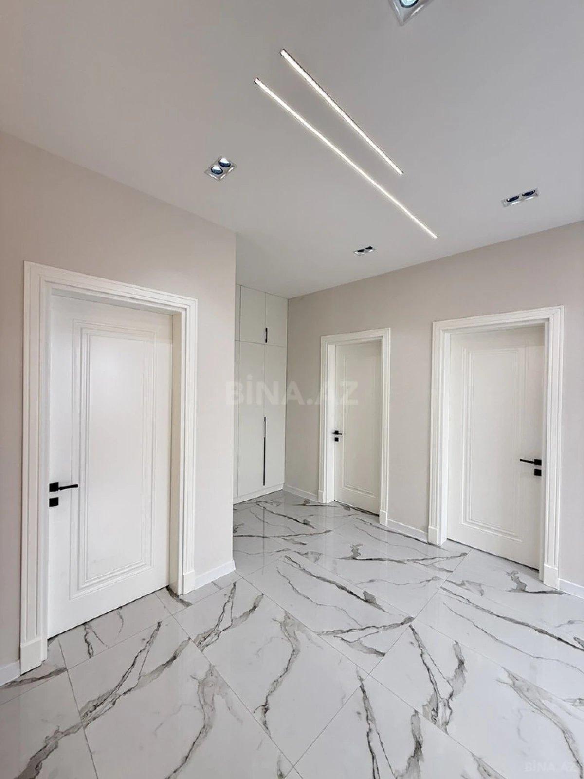 Satılır 5 otaqlı həyət evi 220 m²