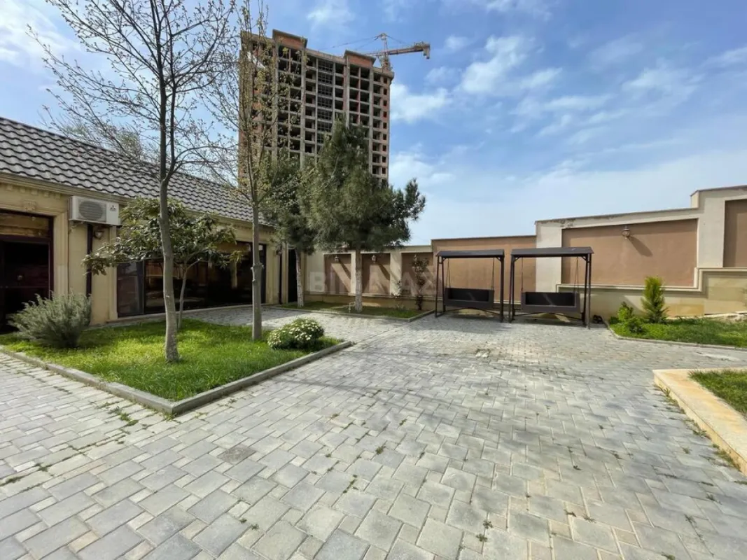 Satılır 7 otaqlı həyət evi 300 m²