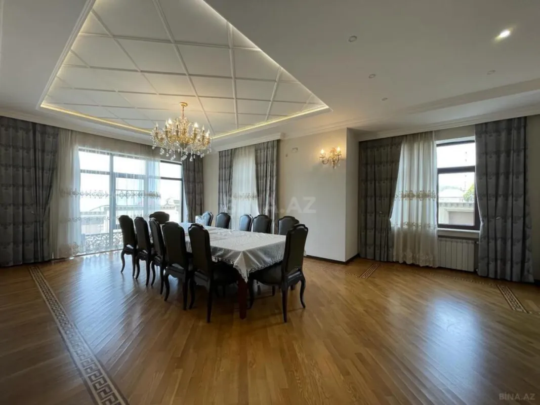 Satılır 7 otaqlı həyət evi 300 m²