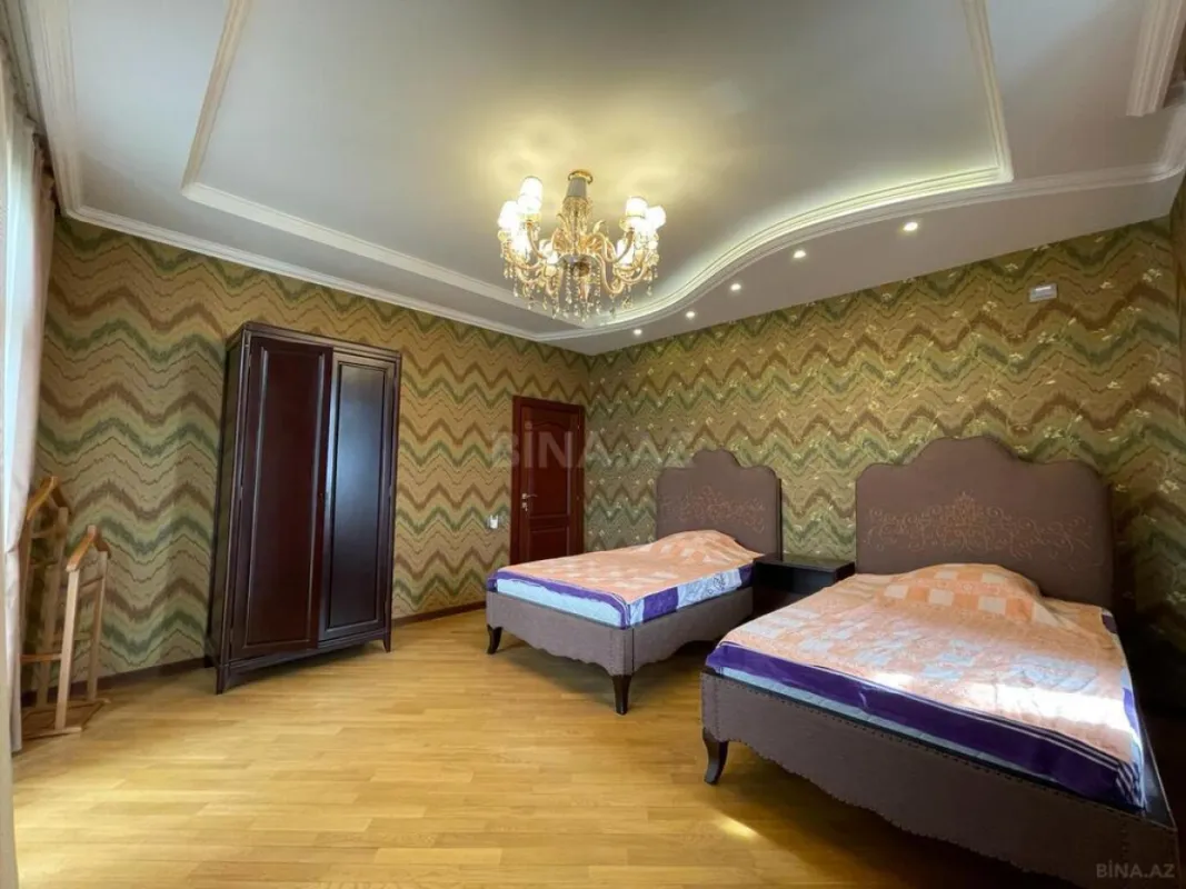 Satılır 7 otaqlı həyət evi 300 m²