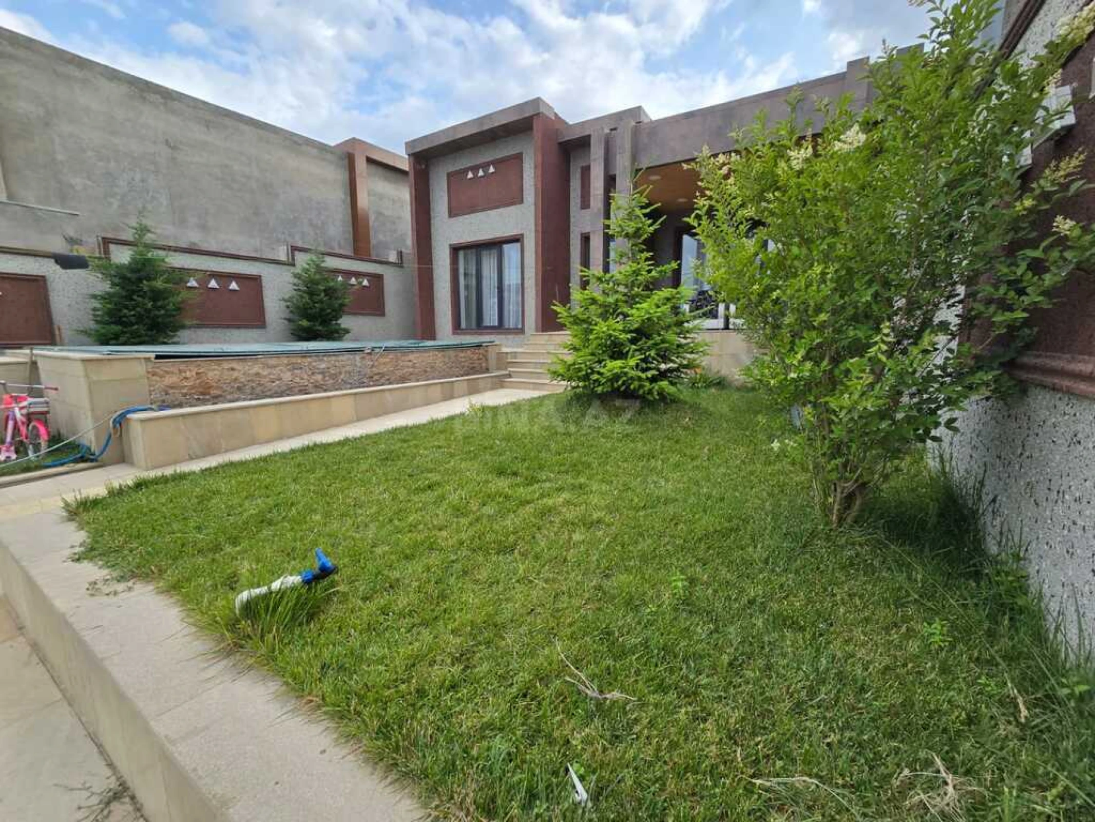 Kirayə verilir 4 otaqlı həyət evi 200 m²