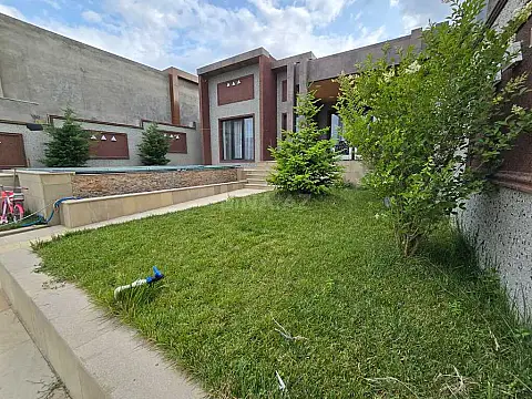 Kirayə verilir 4 otaqlı həyət evi 200 m²