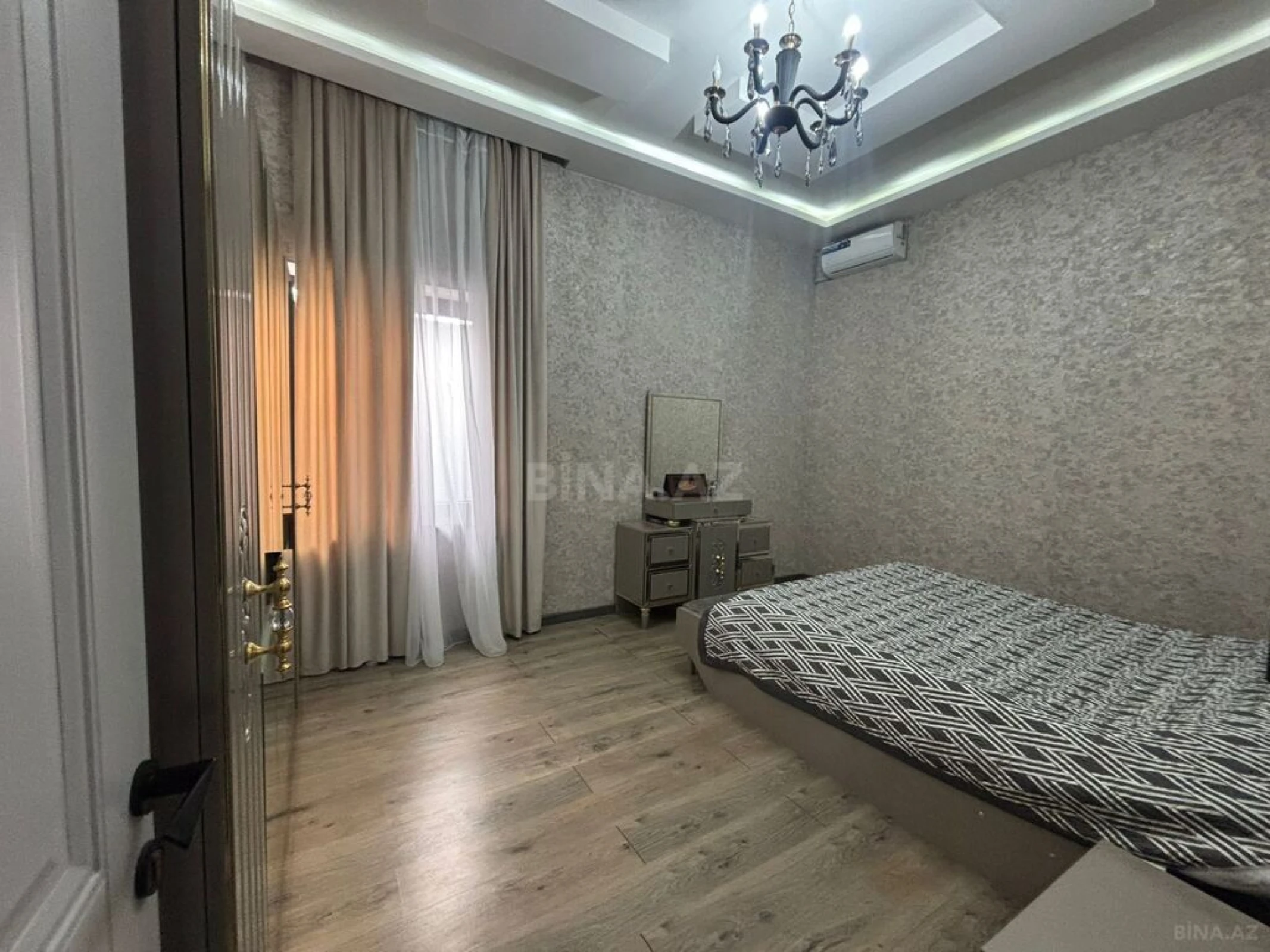Kirayə verilir 4 otaqlı həyət evi 200 m²