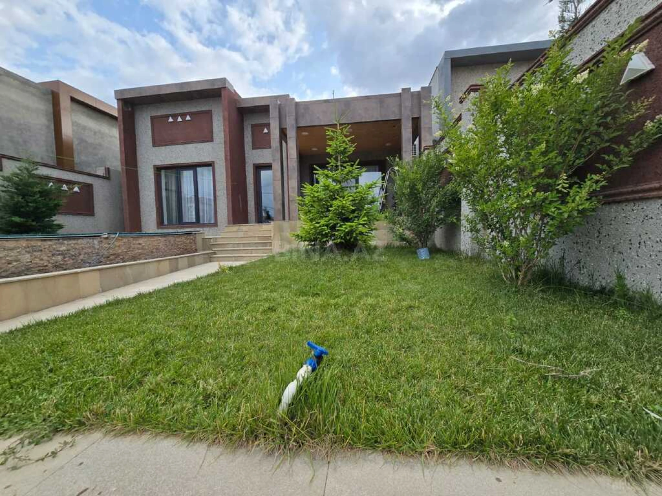 Kirayə verilir 4 otaqlı həyət evi 200 m²