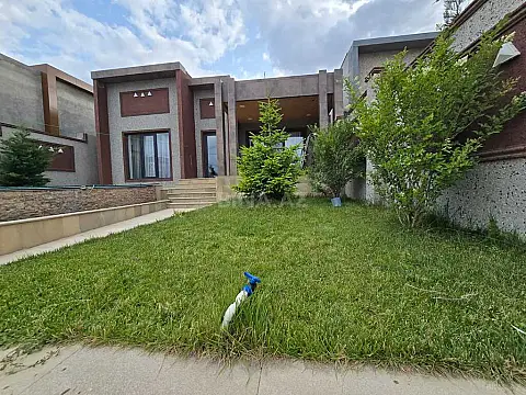 Kirayə verilir 4 otaqlı həyət evi 200 m²