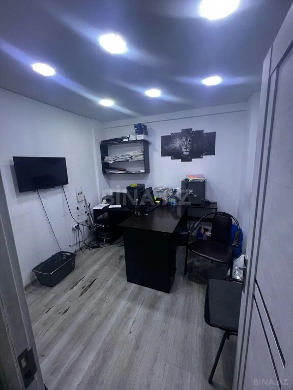 Kirayə verilir obyekt 105 m²