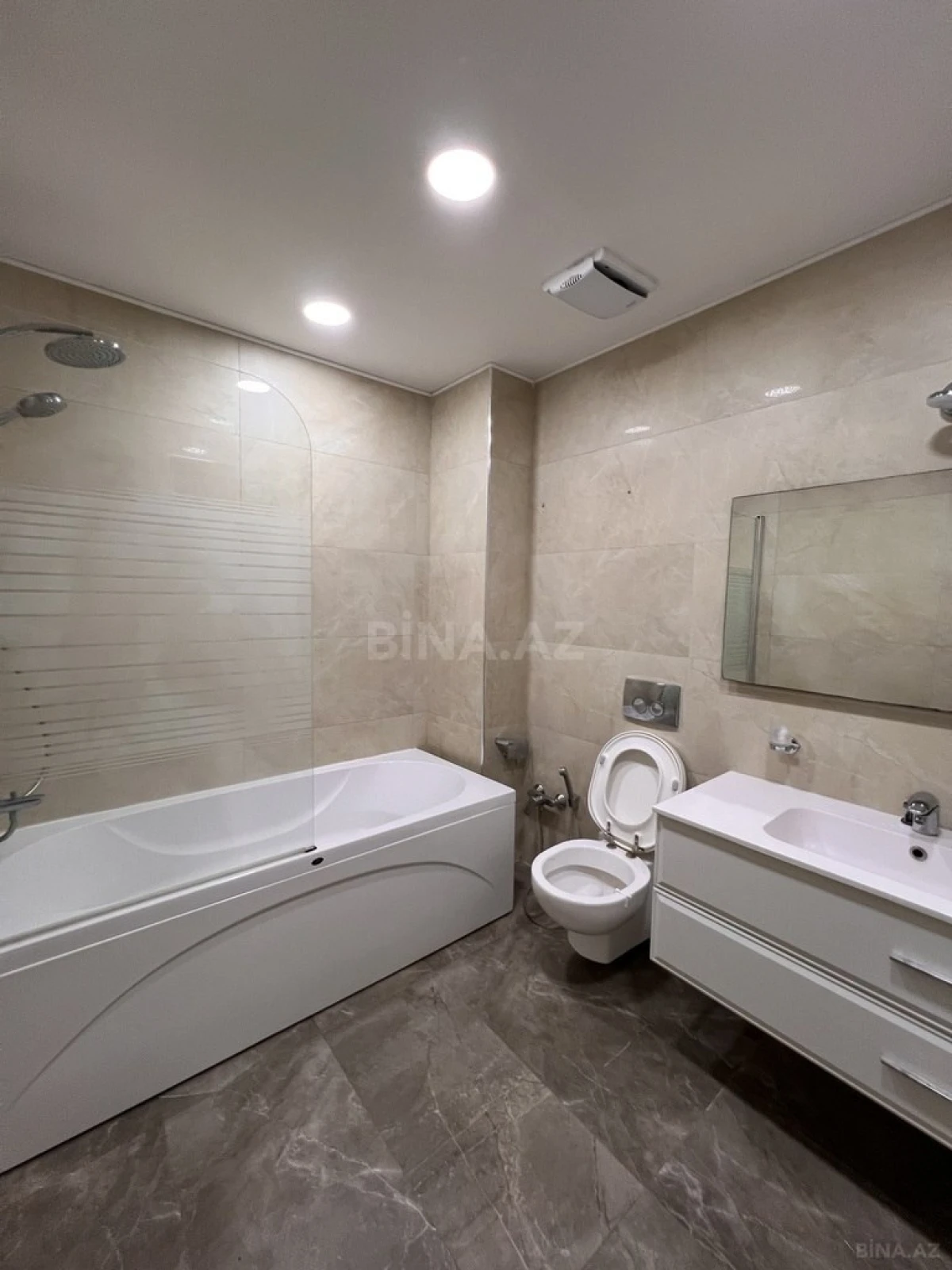 Kirayə verilir 3 otaqlı mənzil 110 m²