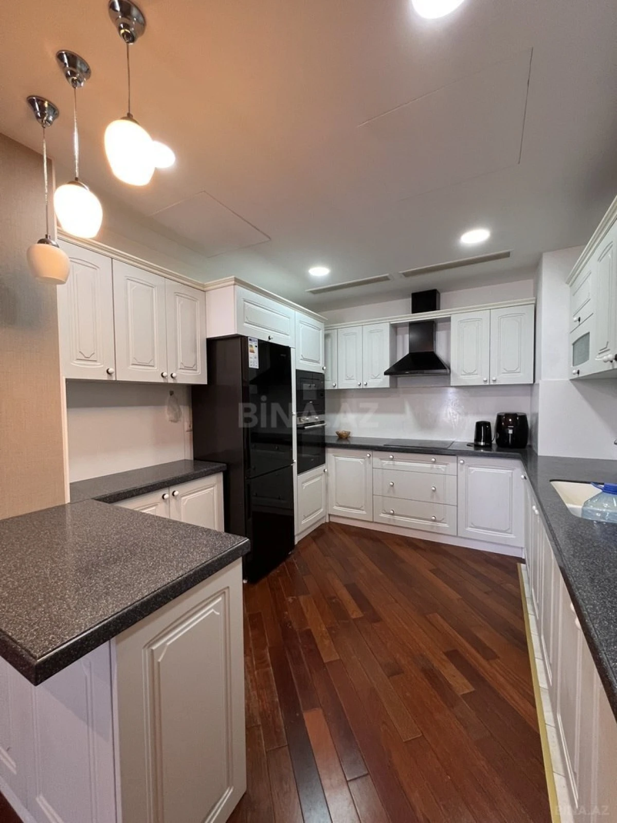 Kirayə verilir 3 otaqlı mənzil 110 m²