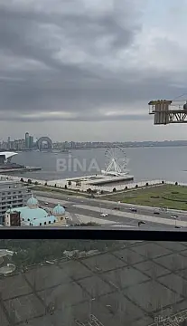 Satılır 4 otaqlı mənzil 303 m²