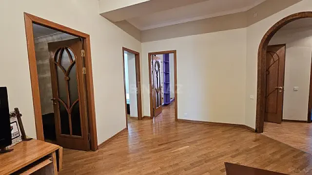 Satılır 4 otaqlı mənzil 160 m² — Bakı, Sahil qəs. 4 otaq 160.00 m²
