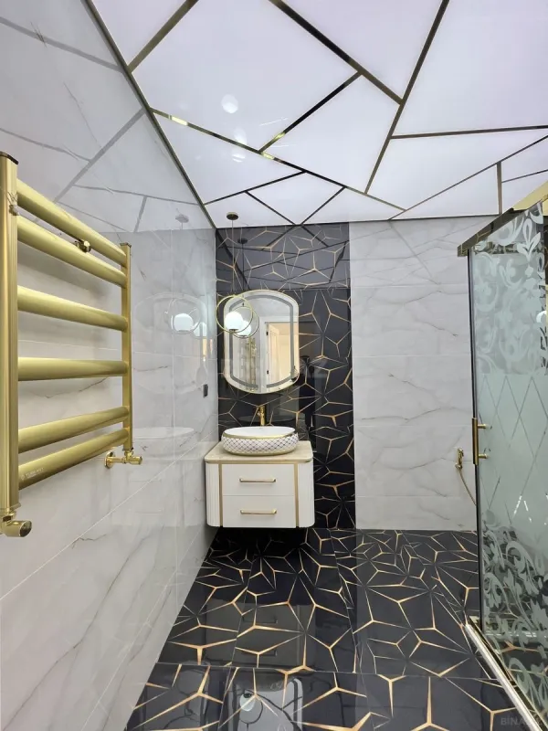 Satılır 3 otaqlı mənzil 131 m²