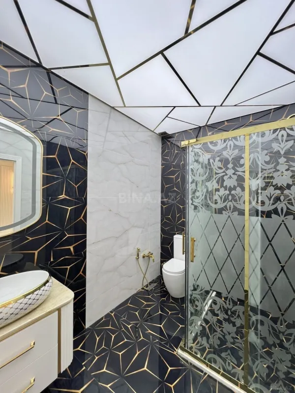 Satılır 3 otaqlı mənzil 131 m²