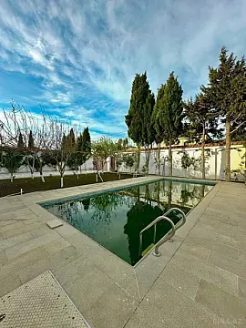 Kirayə verilir 6 otaqlı həyət evi 400 m²