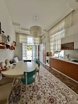 Kirayə verilir 6 otaqlı həyət evi 400 m²