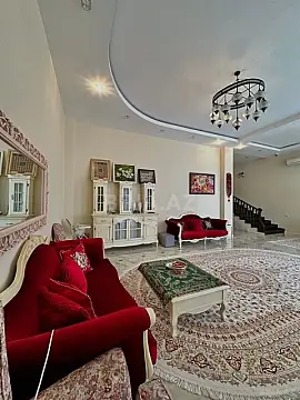 Kirayə verilir 6 otaqlı həyət evi 400 m²