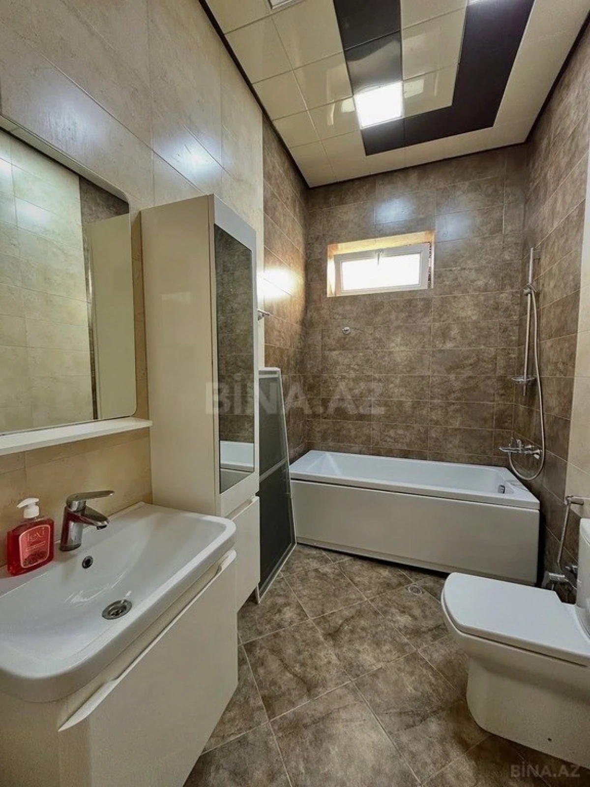 Kirayə verilir 6 otaqlı həyət evi 400 m²