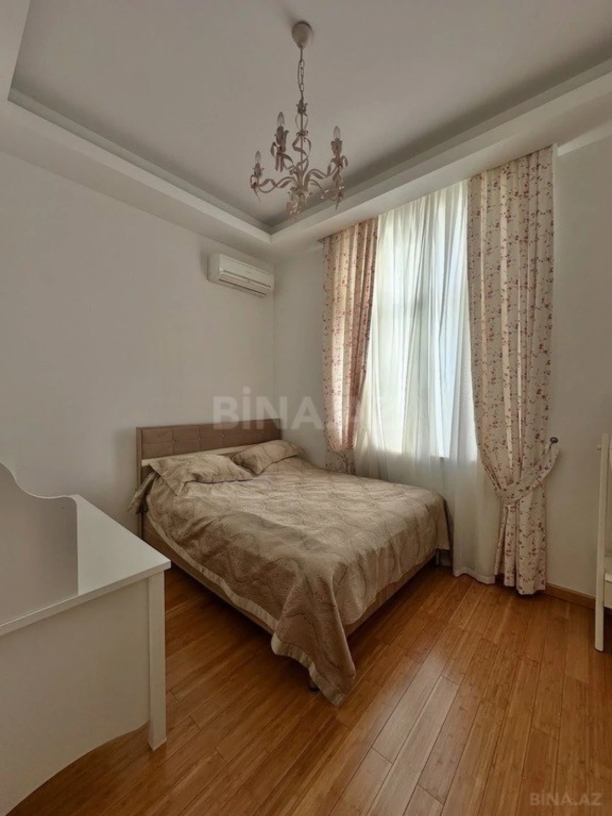 Kirayə verilir 6 otaqlı həyət evi 400 m²