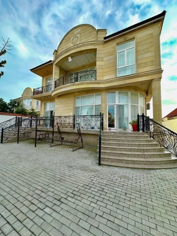Kirayə verilir 6 otaqlı həyət evi 400 m²