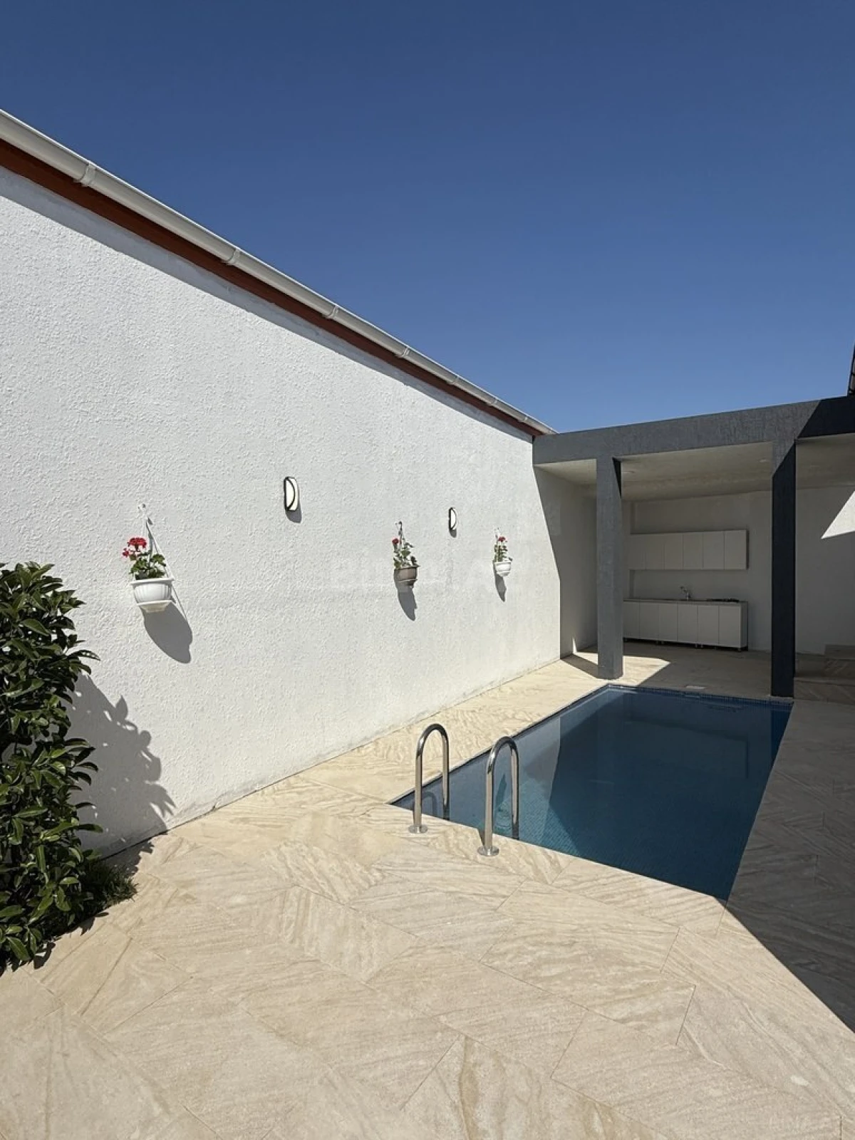 Satılır 4 otaqlı həyət evi 130 m²