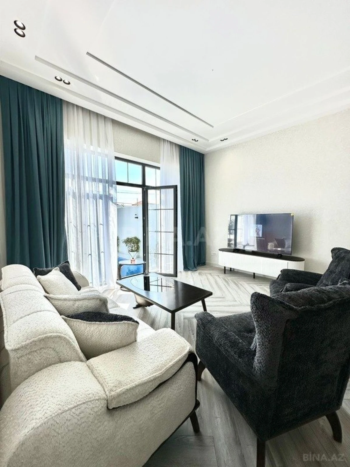 Kirayə verilir 5 otaqlı həyət evi 400 m²