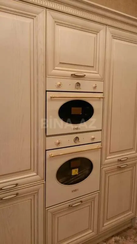 Satılır 5 otaqlı mənzil 285 m²