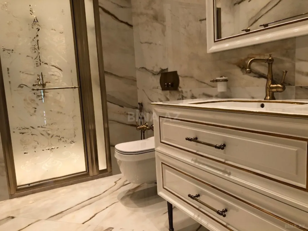 Satılır 5 otaqlı mənzil 285 m²