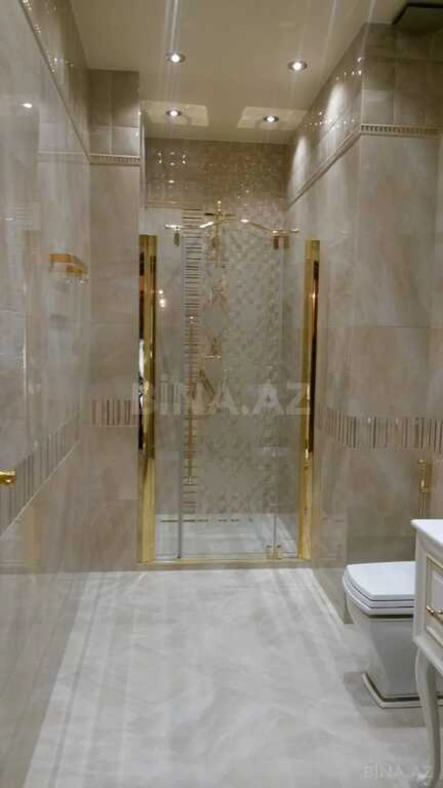 Satılır 5 otaqlı mənzil 285 m²