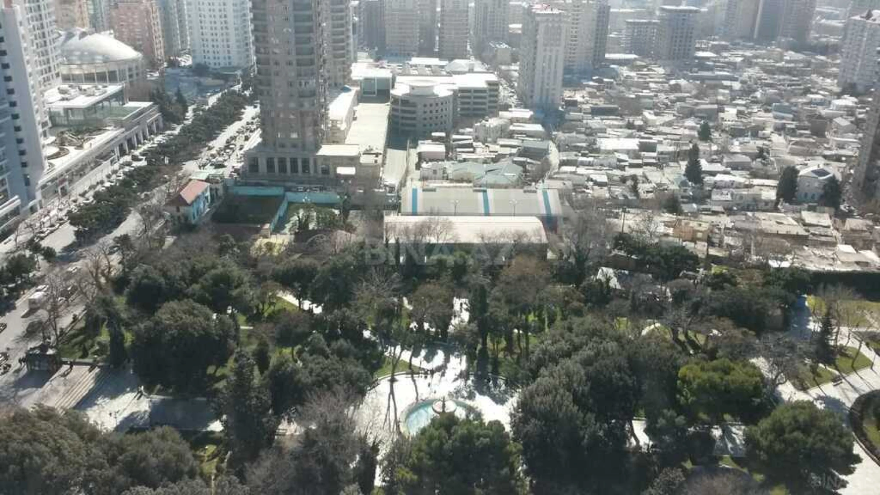 Satılır 5 otaqlı mənzil 285 m²