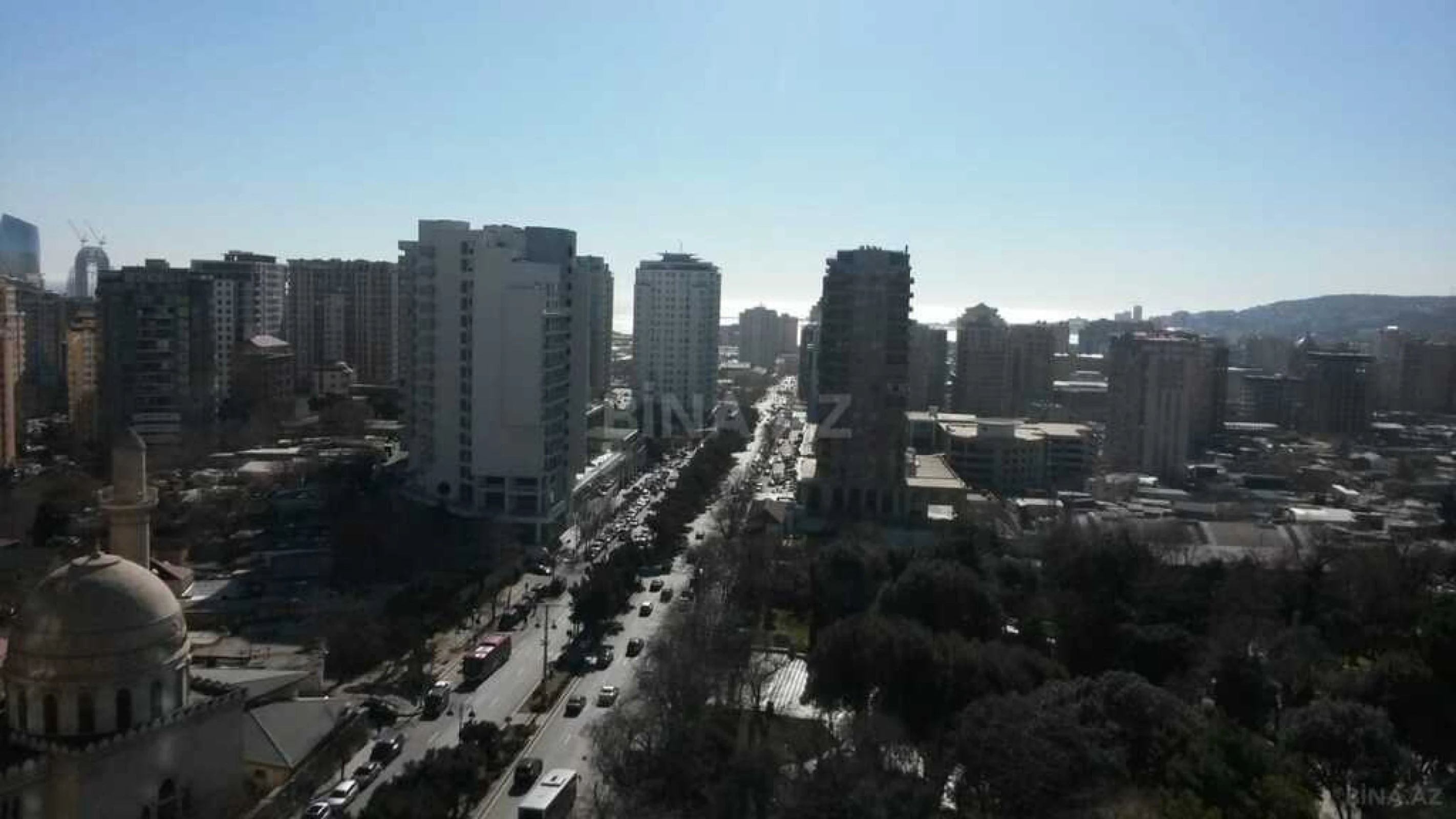 Satılır 5 otaqlı mənzil 285 m²