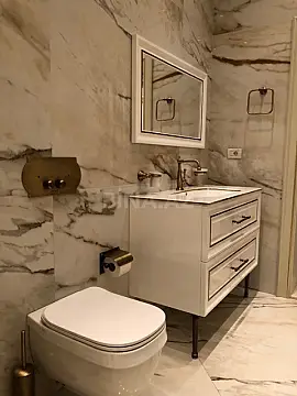 Satılır 5 otaqlı mənzil 285 m²