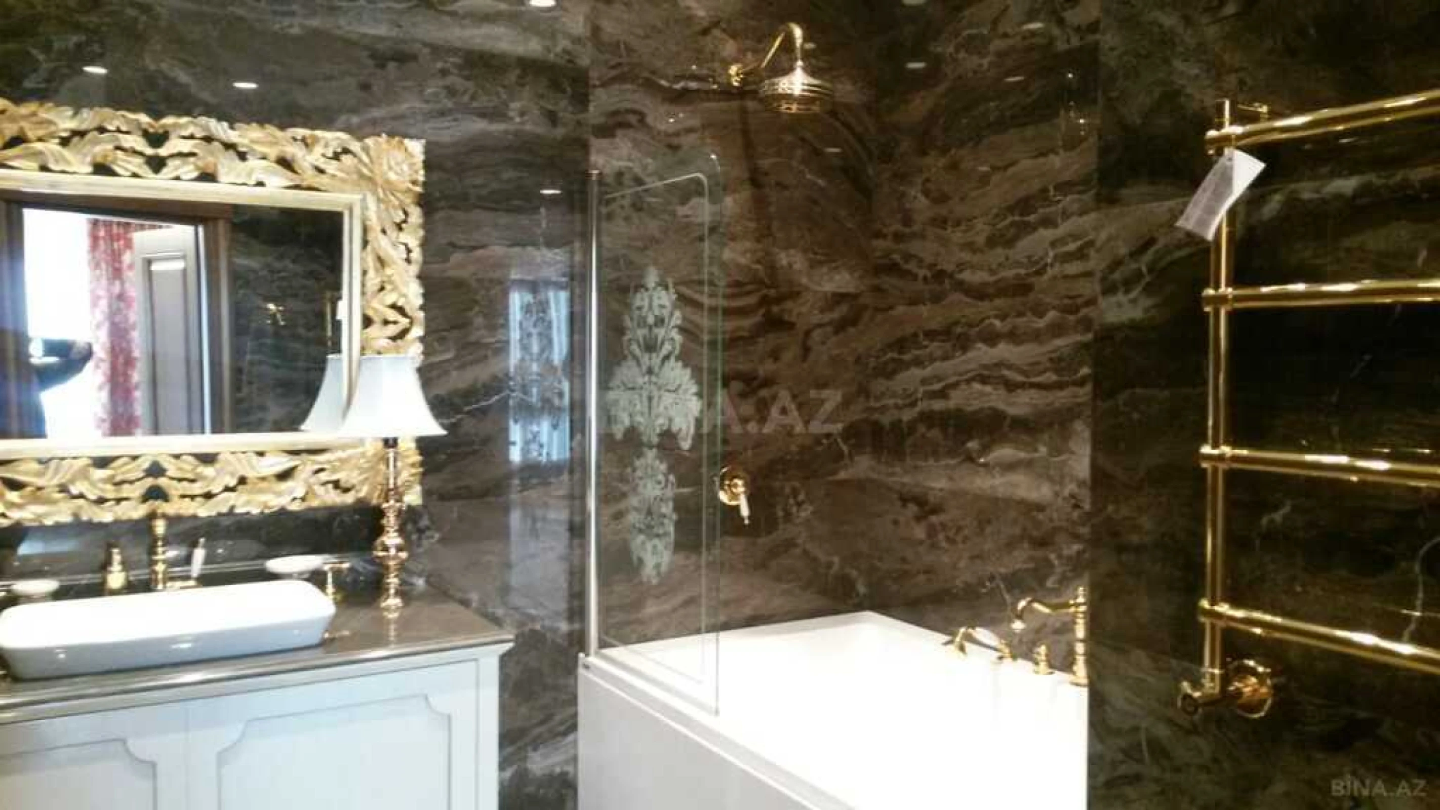 Satılır 5 otaqlı mənzil 285 m²