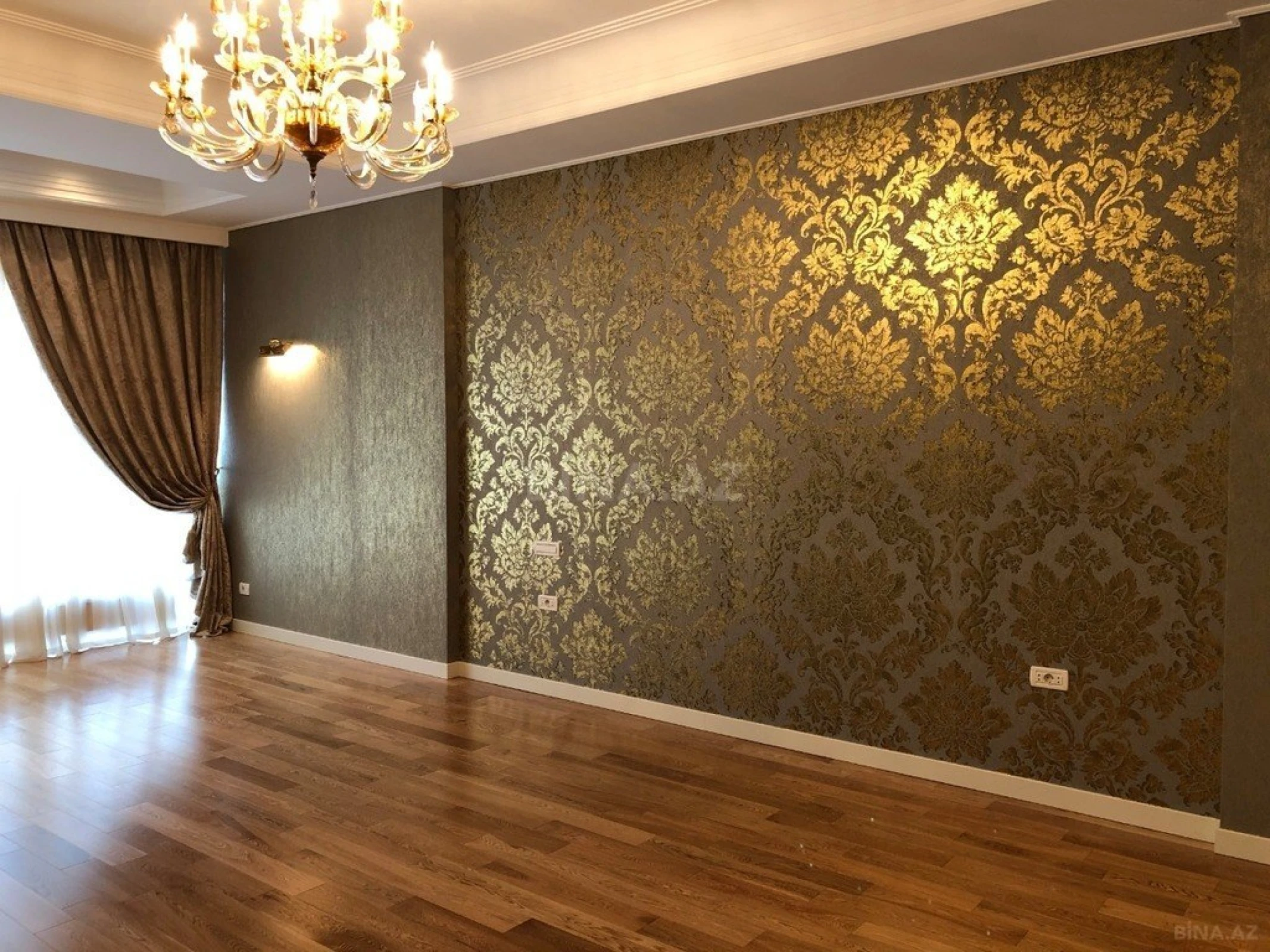 Satılır 5 otaqlı mənzil 285 m²