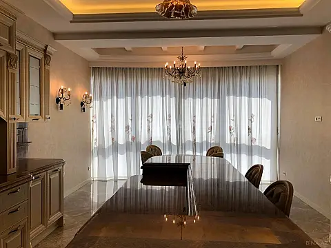 Satılır 5 otaqlı mənzil 285 m² — Bakı, Nizami 5 otaq 285.00 m²