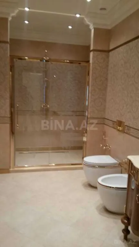 Satılır 5 otaqlı mənzil 285 m²