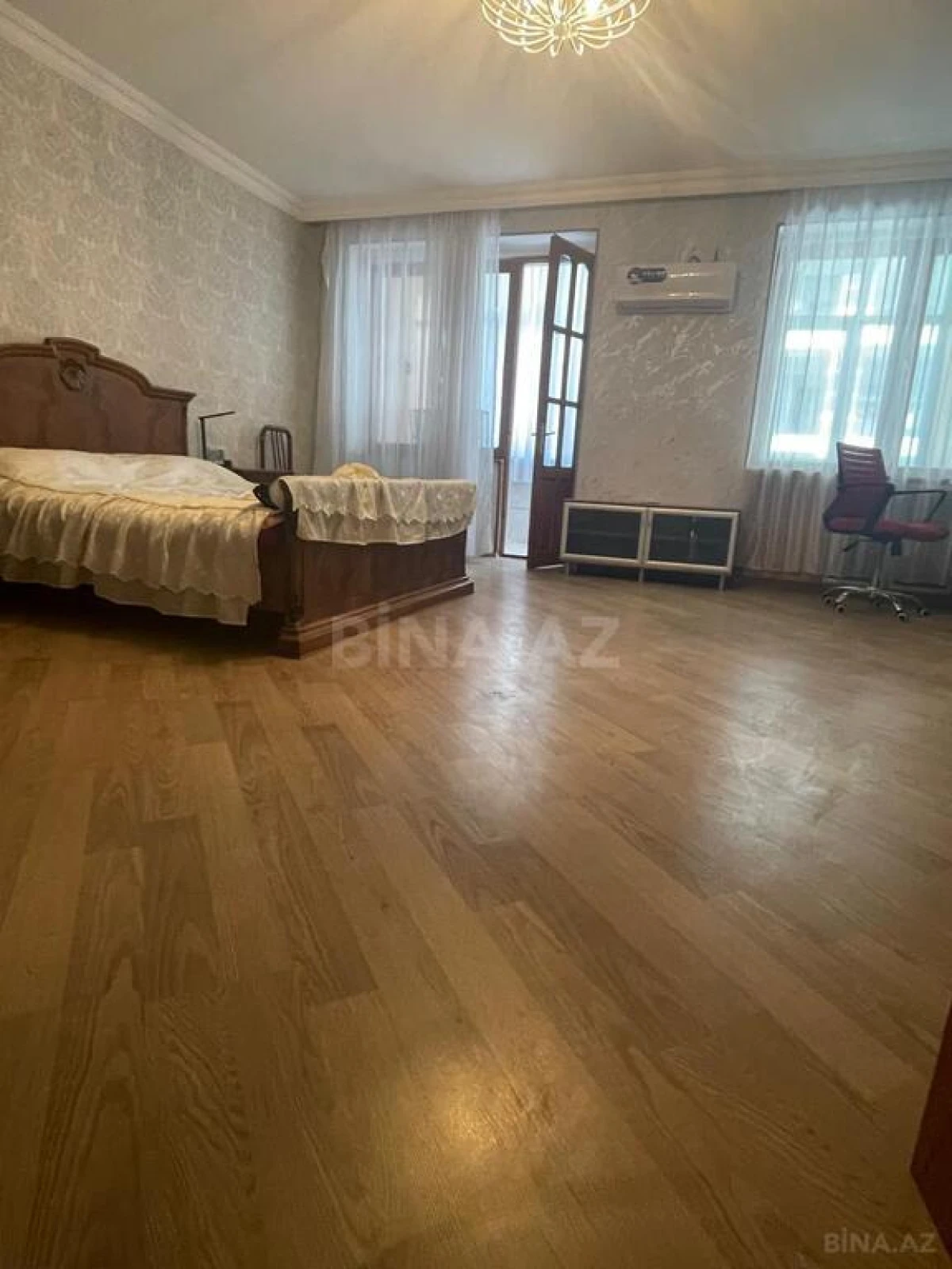 Satılır 5 otaqlı mənzil 155 m²