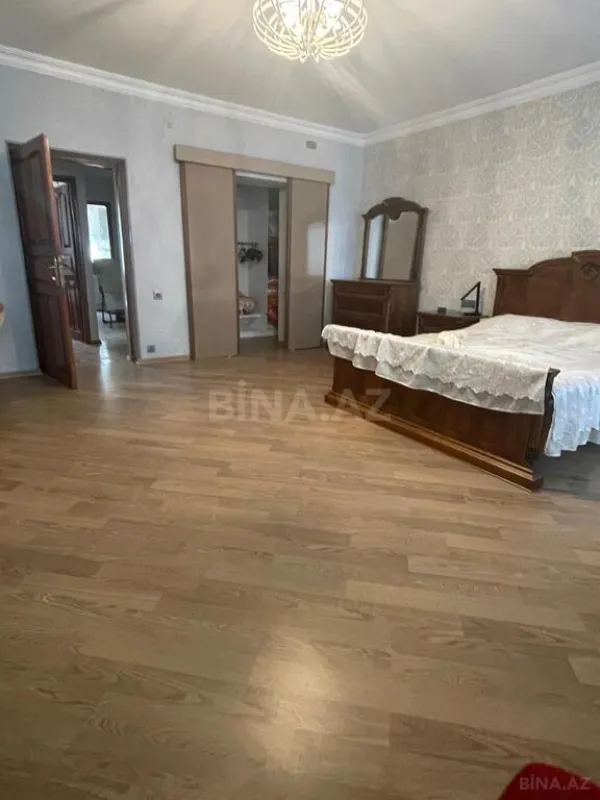 Satılır 5 otaqlı mənzil 155 m²