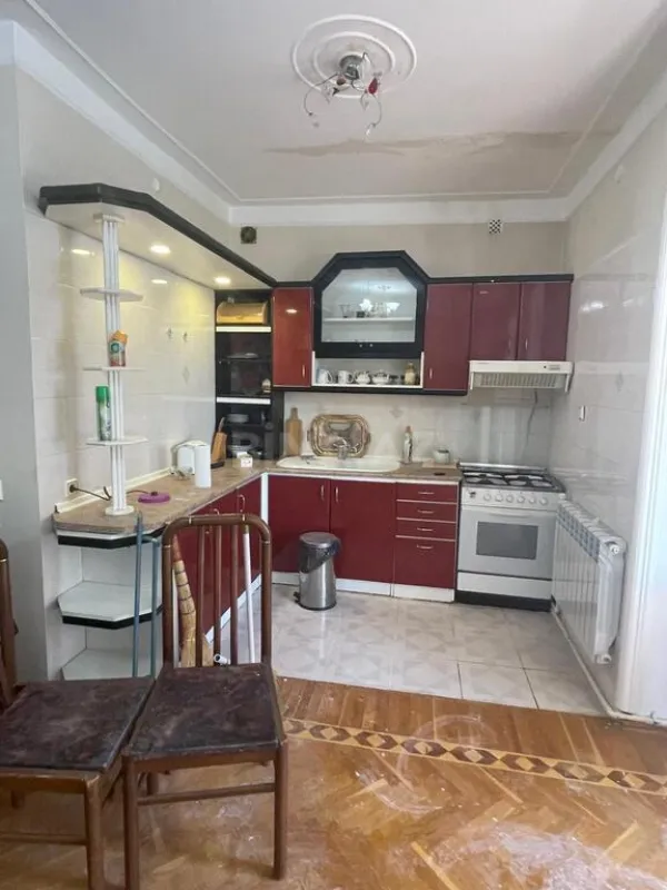 Satılır 5 otaqlı mənzil 155 m²