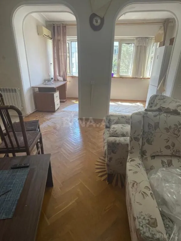 Satılır 5 otaqlı mənzil 155 m²