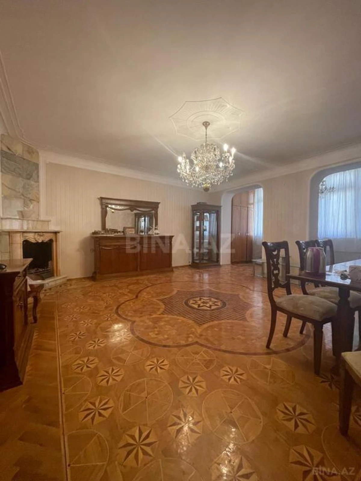 Satılır 5 otaqlı mənzil 155 m²